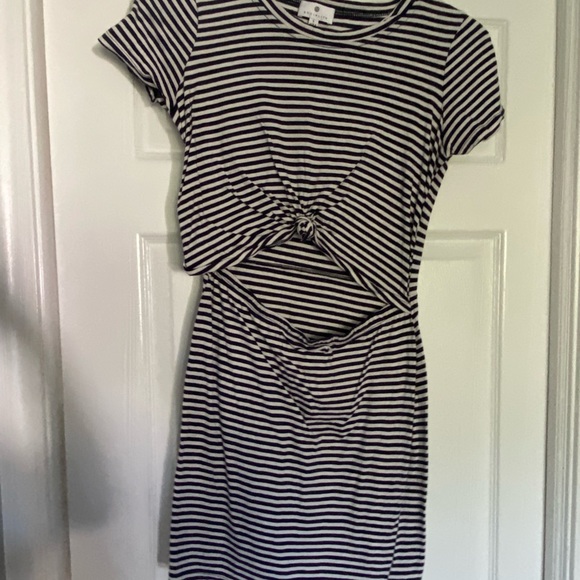 Socialite tie dress - Picture 1 of 2